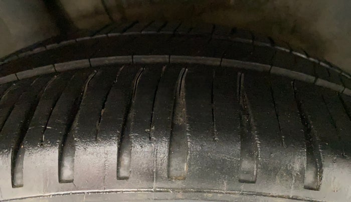 2012 Honda Jazz 1.2L I-VTEC SELECT, Petrol, Manual, 97,945 km, Right Rear Tyre Tread