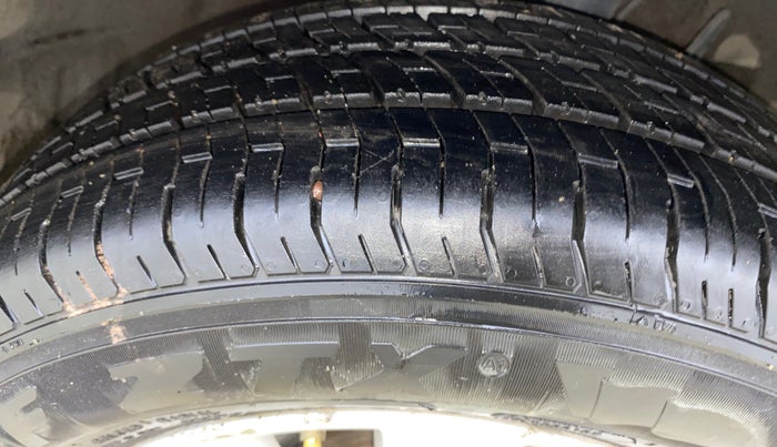 2014 Hyundai Elite i20 ASTA 1.2, Petrol, Manual, 1,15,781 km, Right Front Tyre Tread