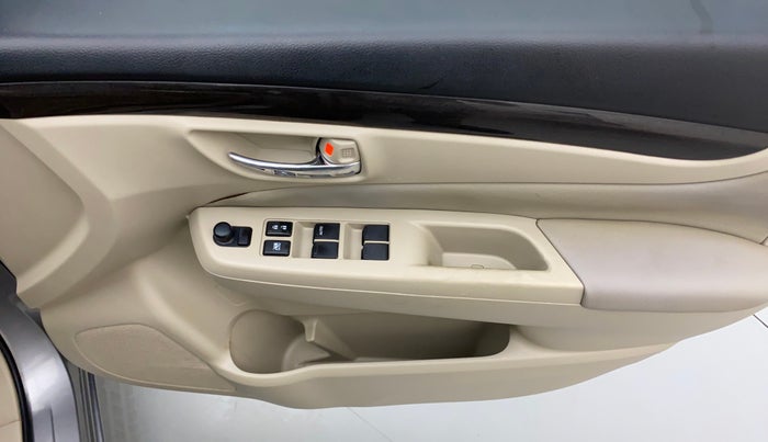 2015 Maruti Ciaz ZDI SHVS, Diesel, Manual, 87,250 km, Driver Side Door Panels Control