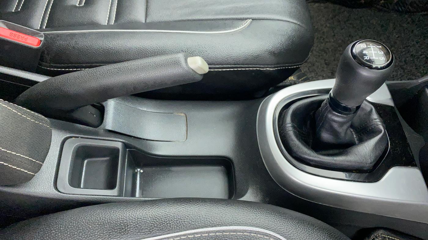 2018 Honda WR-V 1.2 i-VTEC VX MT, Petrol, Manual, 27,775 km, Gear Lever