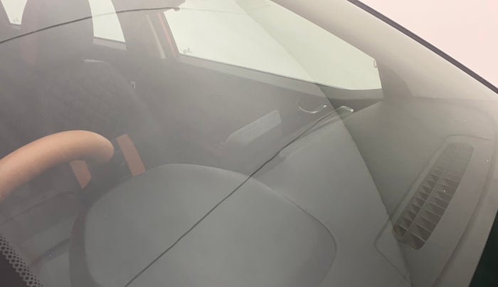 2018 Tata NEXON XZA PLUS PETROL DUAL TONE, Petrol, Automatic, 87,851 km, Front windshield - Minor spot on windshield