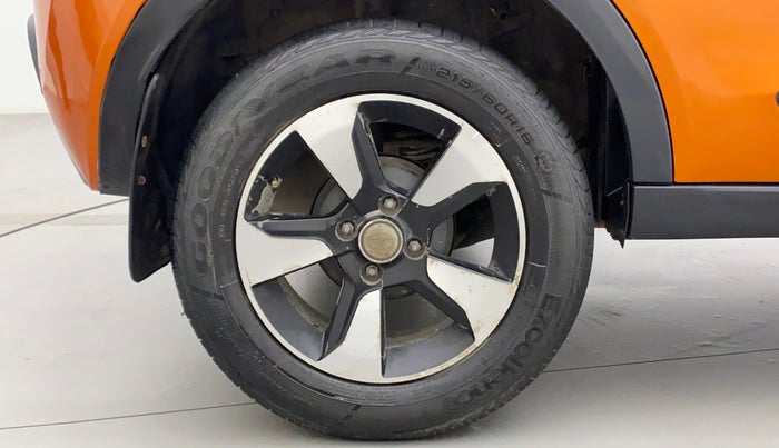 2018 Tata NEXON XZA PLUS PETROL DUAL TONE, Petrol, Automatic, 87,851 km, Right Rear Wheel