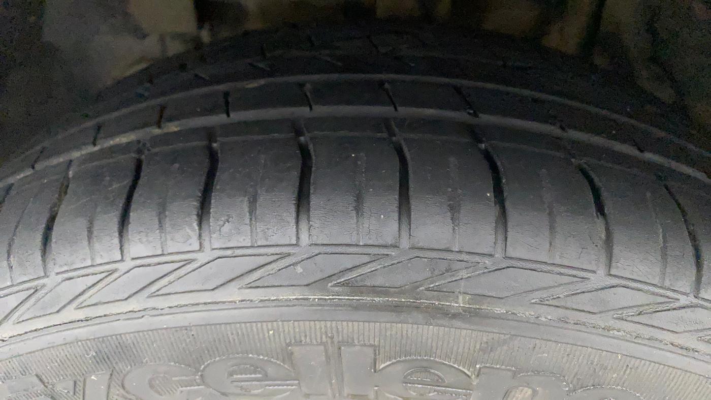 2018 Tata NEXON XZA PLUS PETROL DUAL TONE, Petrol, Automatic, 87,851 km, Left Front Tyre Tread