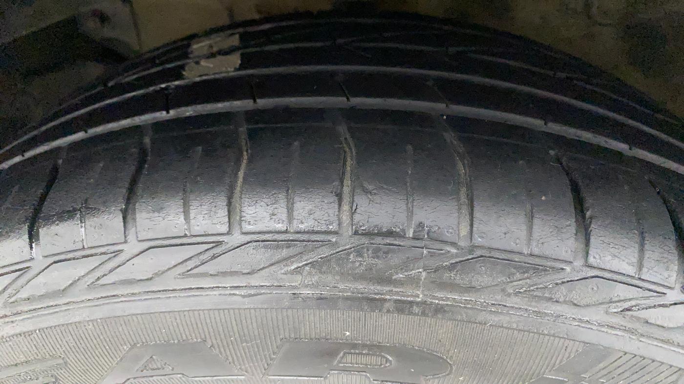 2018 Tata NEXON XZA PLUS PETROL DUAL TONE, Petrol, Automatic, 87,851 km, Right Rear Tyre Tread