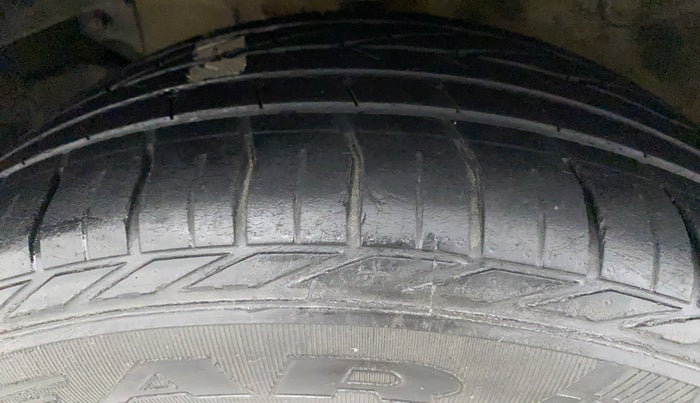 2018 Tata NEXON XZA PLUS PETROL DUAL TONE, Petrol, Automatic, 87,851 km, Right Rear Tyre Tread