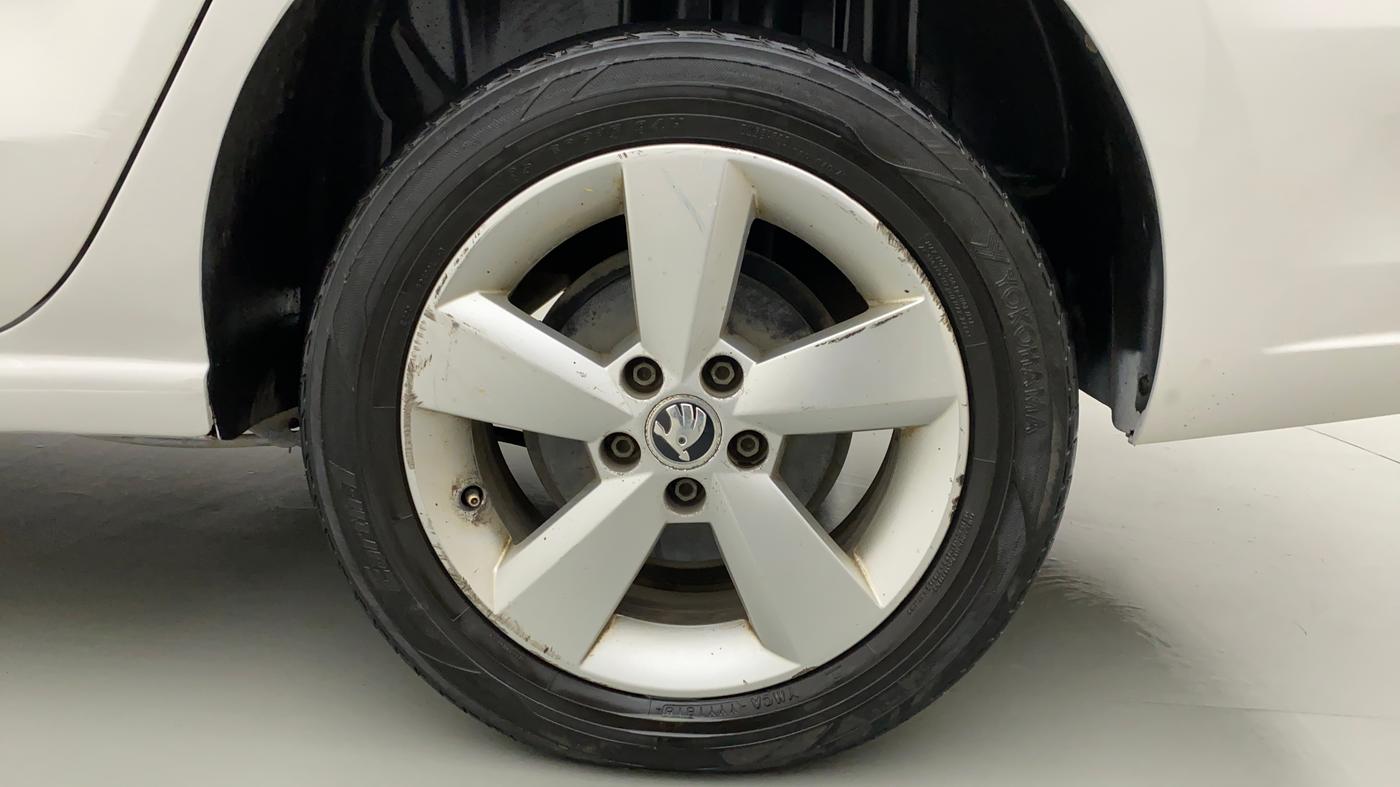 2015 Skoda Rapid 1.5 TDI AT STYLE PLUS, Diesel, Automatic, 93,703 km, Left Rear Wheel