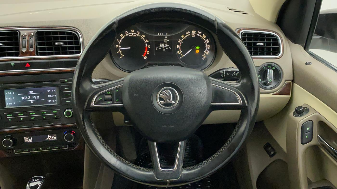 2015 Skoda Rapid 1.5 TDI AT STYLE PLUS, Diesel, Automatic, 93,703 km, Steering Wheel Close Up