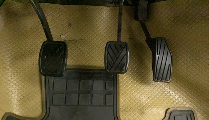 2020 Maruti Ertiga VXI SHVS, Petrol, Manual, 50,244 km, Pedals