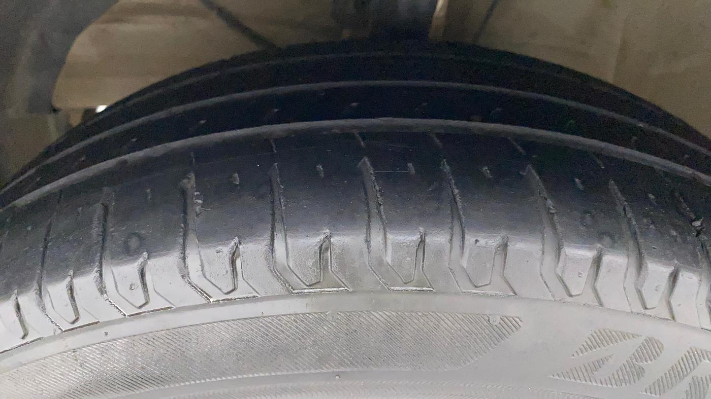 2020 Maruti Ertiga VXI SHVS, Petrol, Manual, 50,244 km, Left Front Tyre Tread