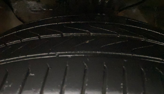 2018 Hyundai Creta E PLUS 1.6 PETROL, Petrol, Manual, 61,874 km, Left Front Tyre Tread