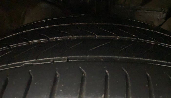 2018 Hyundai Creta E PLUS 1.6 PETROL, Petrol, Manual, 61,874 km, Right Front Tyre Tread