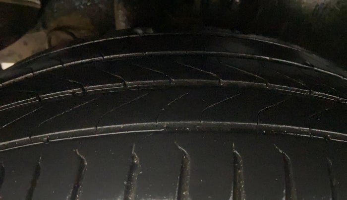 2018 Hyundai Creta E PLUS 1.6 PETROL, Petrol, Manual, 61,874 km, Right Rear Tyre Tread