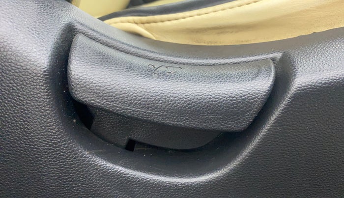 2018 Hyundai Creta E PLUS 1.6 PETROL, Petrol, Manual, 61,874 km, Driver Side Adjustment Panel