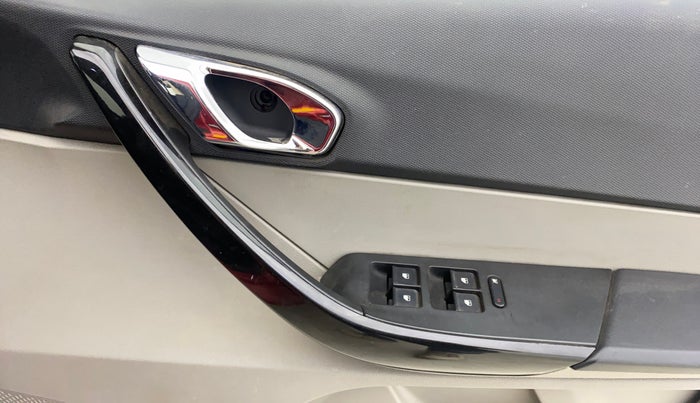 2017 Tata Tiago XZA PETROL, Petrol, Automatic, 37,379 km, Driver Side Door Panels Control
