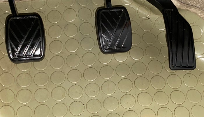 2015 Maruti Ciaz ZXI PLUS, Petrol, Manual, 89,926 km, Pedals