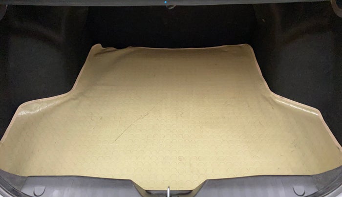 2015 Maruti Ciaz ZXI PLUS, Petrol, Manual, 89,926 km, Boot Inside