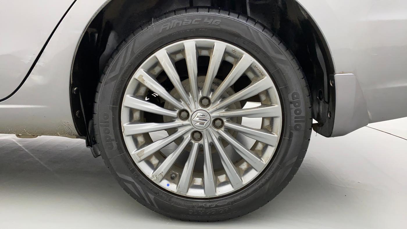 2015 Maruti Ciaz ZXI PLUS, Petrol, Manual, 89,926 km, Left Rear Wheel