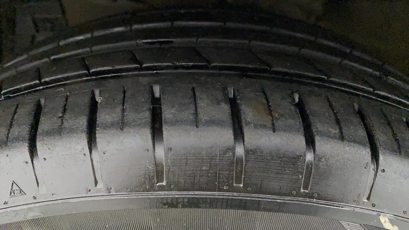 2015 Maruti Ciaz ZXI PLUS, Petrol, Manual, 89,926 km, Right Rear Tyre Tread