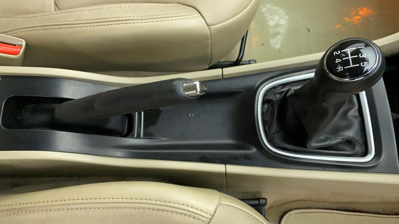 2015 Maruti Ciaz ZXI PLUS, Petrol, Manual, 89,926 km, Gear Lever