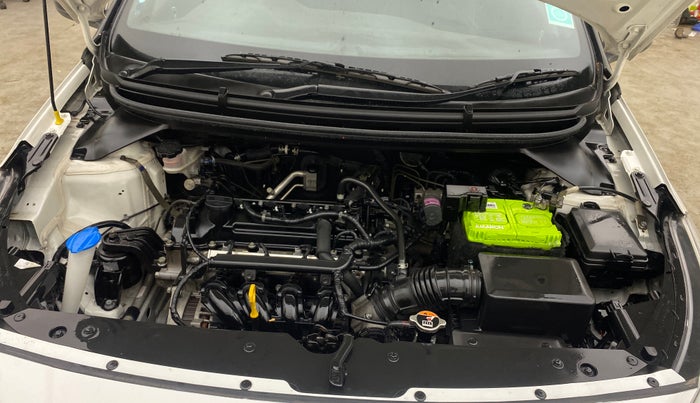 2018 Hyundai i20 Active 1.2 SX, Petrol, Manual, 32,892 km, Engine View