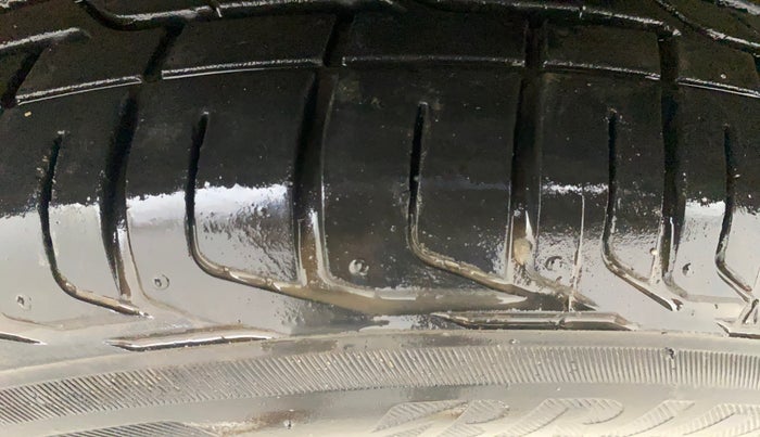 2022 Tata NEXON XMA SUNROOF PETROL, Petrol, Automatic, 29,265 km, Left Front Tyre Tread