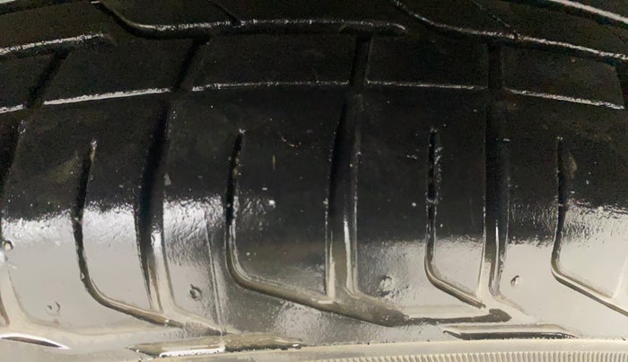 2022 Tata NEXON XMA SUNROOF PETROL, Petrol, Automatic, 29,265 km, Left Rear Tyre Tread