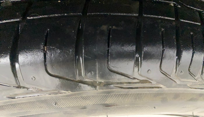 2022 Tata NEXON XMA SUNROOF PETROL, Petrol, Automatic, 29,265 km, Right Rear Tyre Tread