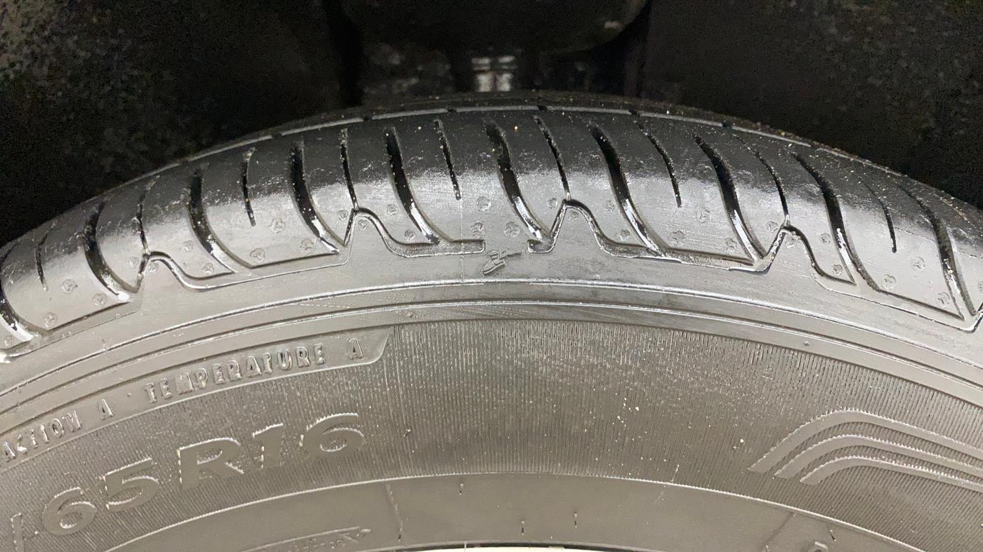 2018 Renault Duster 85 PS RXS MT DIESEL, Diesel, Manual, 1,09,227 km, Right Front Tyre Tread