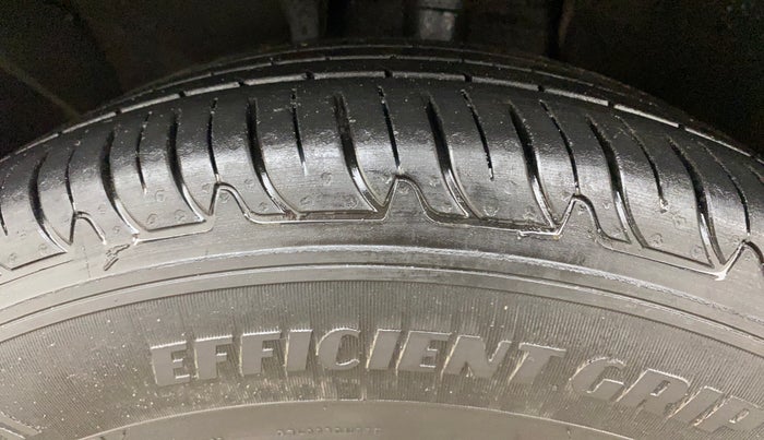 2018 Renault Duster 85 PS RXS MT DIESEL, Diesel, Manual, 1,09,227 km, Left Front Tyre Tread