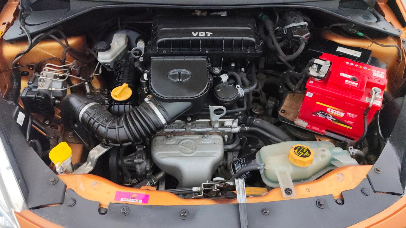 2017 Tata Tiago XZ PETROL, Petrol, Manual, 73,134 km, Engine View