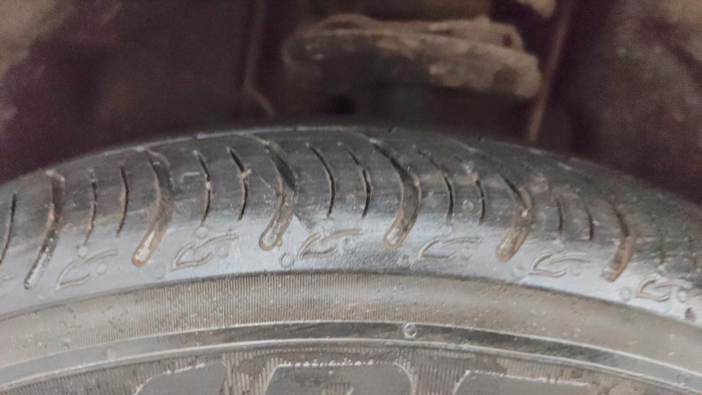 2017 Tata Tiago XZ PETROL, Petrol, Manual, 73,134 km, Left Front Tyre Tread