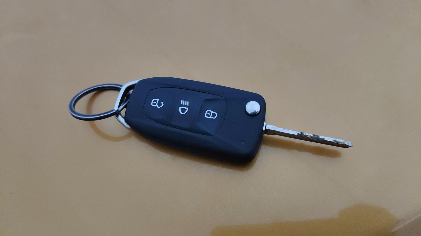2017 Tata Tiago XZ PETROL, Petrol, Manual, 73,134 km, Key Close Up