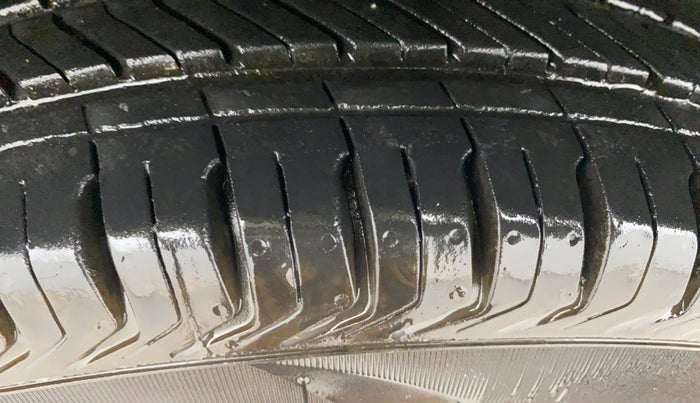 2018 Datsun Redi Go T(O) 1.0, Petrol, Manual, 61,778 km, Left Front Tyre Tread