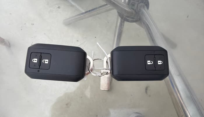 2025 Maruti Grand Vitara DELTA SMART HYBRID, Petrol, Manual, 12,828 km, Key Close Up
