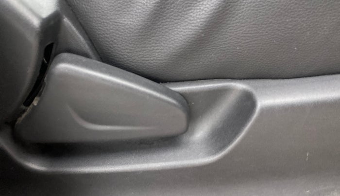 2018 Datsun Redi Go S 1.0, Petrol, Manual, 46,549 km, Driver Side Adjustment Panel