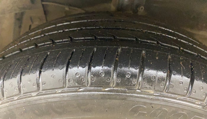2018 Maruti Ciaz ALPHA  AT 1.4  PETROL, Petrol, Automatic, 56,751 km, Left Front Tyre Tread