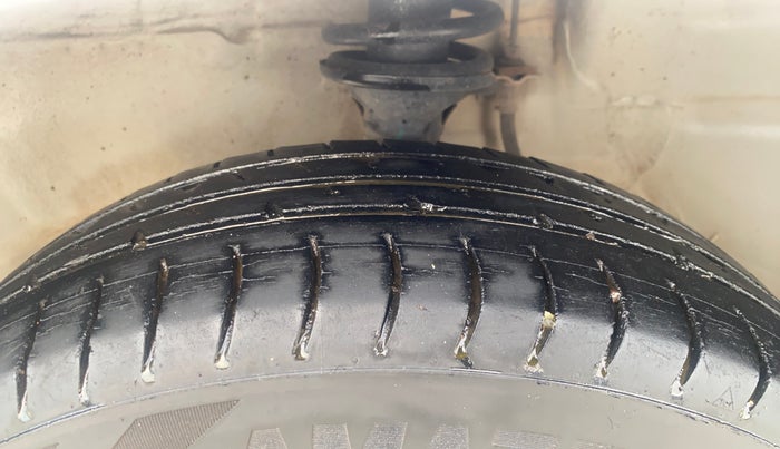 2013 Maruti Alto 800 LXI, Petrol, Manual, 64,960 km, Left Front Tyre Tread