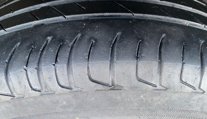 2023 Tata NEXON XMA PETROL, Petrol, Automatic, 36,202 km, Right Front Tyre Tread