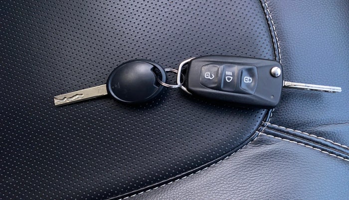 2023 Tata NEXON XMA PETROL, Petrol, Automatic, 36,202 km, Key Close Up