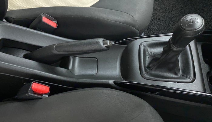 2022 Toyota Glanza E MT K1.2, Petrol, Manual, 11,796 km, Gear Lever