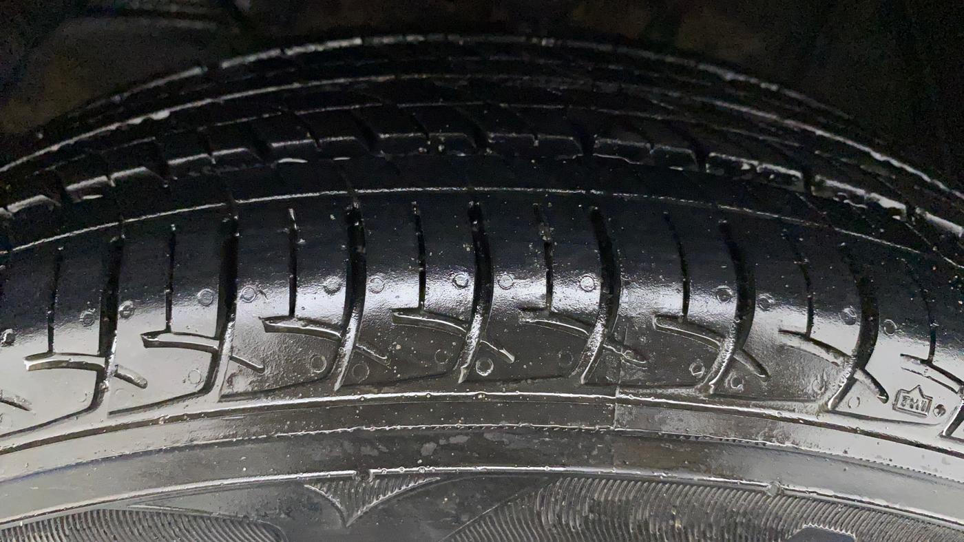 2019 Maruti Baleno DELTA PETROL 1.2, Petrol, Manual, 13,105 km, Left Front Tyre Tread