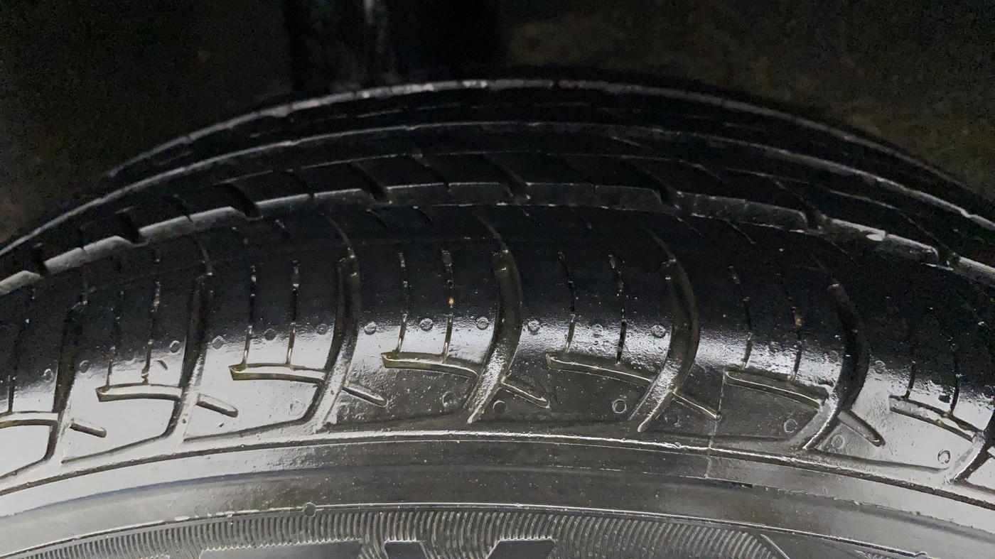 2019 Maruti Baleno DELTA PETROL 1.2, Petrol, Manual, 13,105 km, Right Rear Tyre Tread