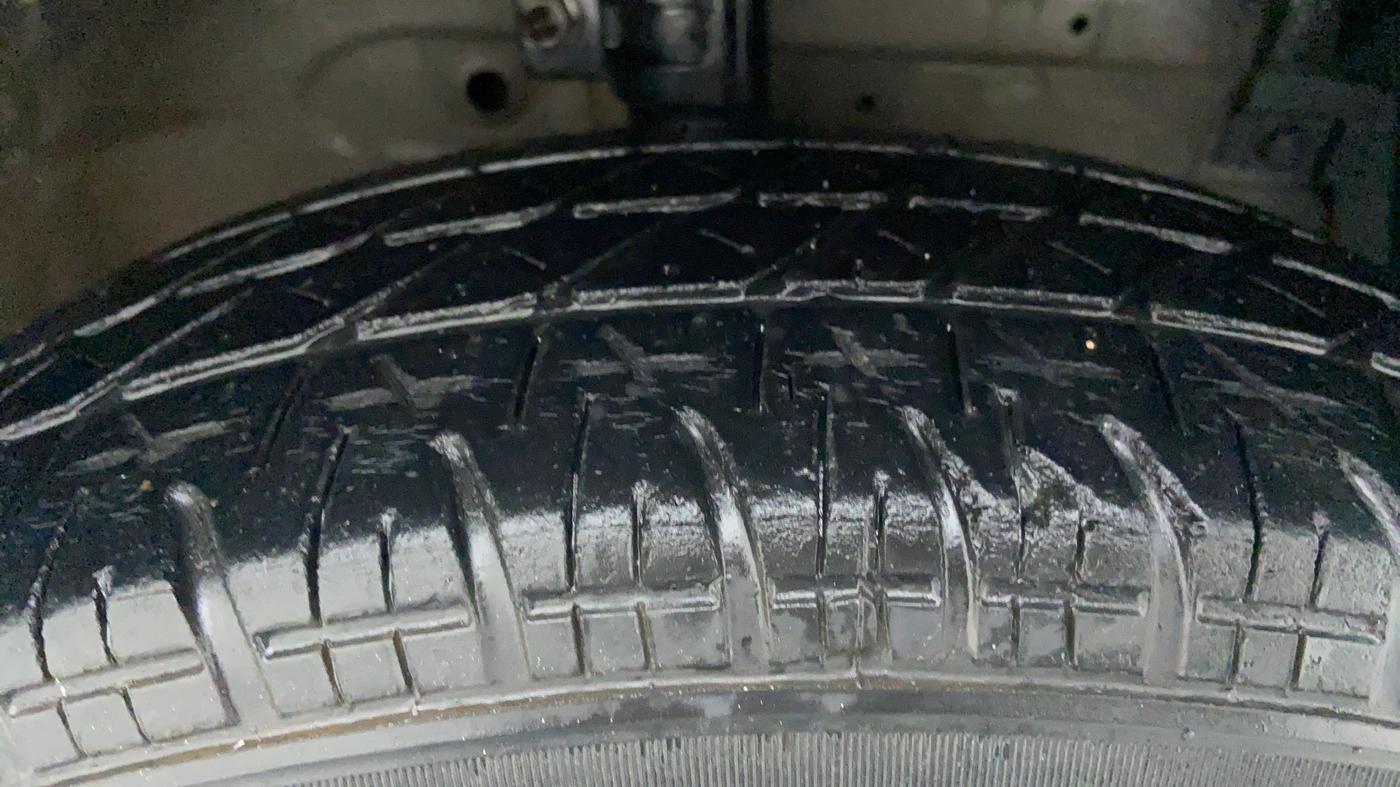 2013 Maruti Swift VDI, Diesel, Manual, 59,216 km, Right Front Tyre Tread