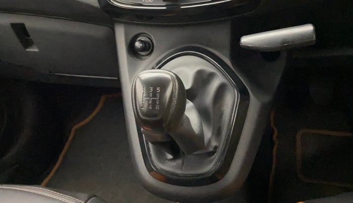 2018 Datsun Go T, Petrol, Manual, 32,301 km, Gear Lever