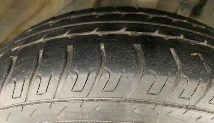 2018 Datsun Go T, Petrol, Manual, 32,301 km, Right Front Tyre Tread