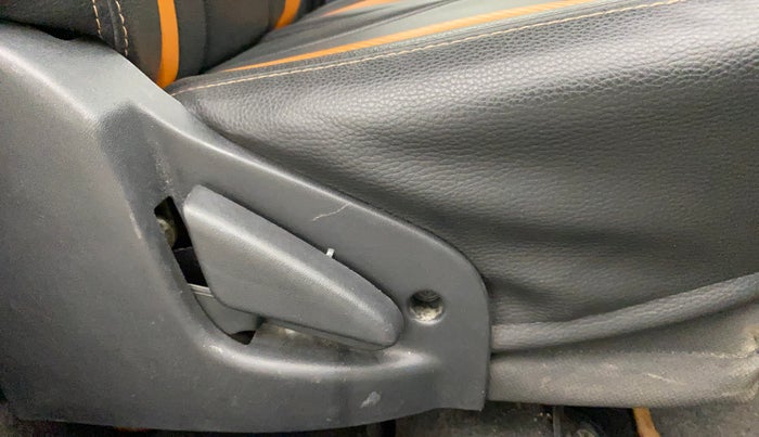 2018 Datsun Go T, Petrol, Manual, 32,301 km, Driver Side Adjustment Panel