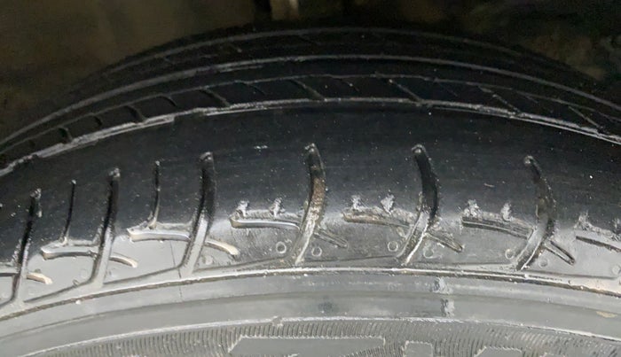 2019 Maruti Baleno DELTA PETROL 1.2, Petrol, Manual, 41,881 km, Right Front Tyre Tread