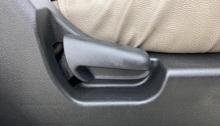 2016 Maruti Wagon R 1.0 VXI, Petrol, Manual, 23,023 km, Driver Side Adjustment Panel