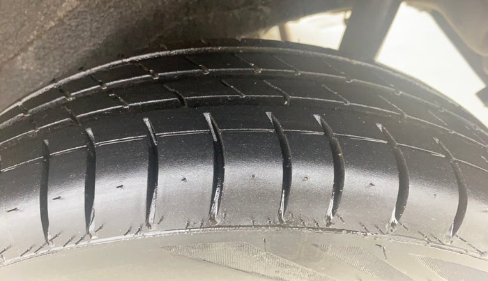 2016 Maruti Wagon R 1.0 VXI, Petrol, Manual, 23,023 km, Left Rear Tyre Tread