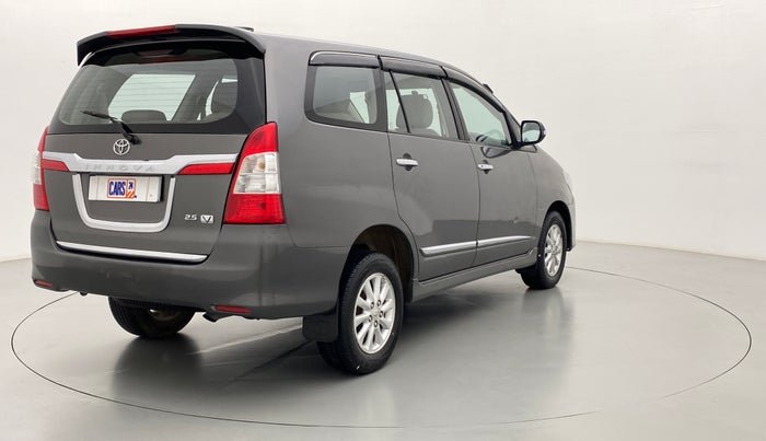 2014 Toyota Innova 2.5 VX 7 STR BS IV, Diesel, Manual, 73,493 km, Right Back Diagonal